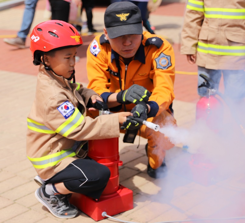 제96회 어린이날 119소방안전체험 부스 운영 사진