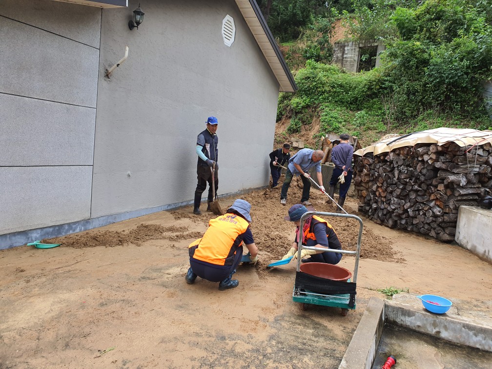 제18호 태풍 '미탁' 피해지역 복구 봉사활동